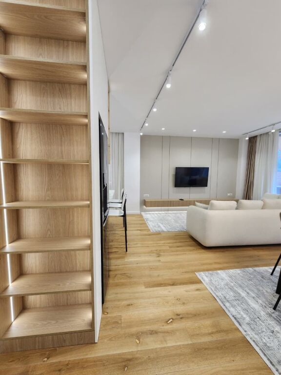 # In Affitto: Appartamento 2+1+2 Bagni &amp; 3 Balconi (+1 Posto Auto) 📍Liqeni Thatë / Radisson (135m2) 🔥🔥 Super Moderno | Prima Volta in Affitto ❤️ | €1.350/Mese