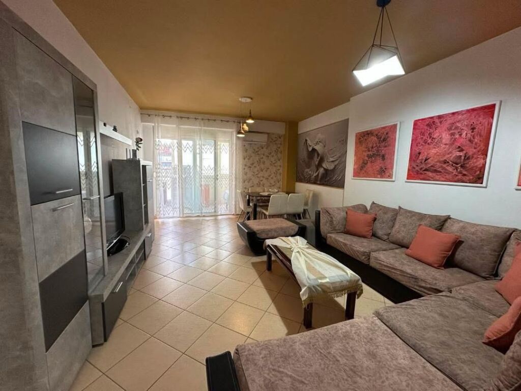 Appartamento 1+1 in affitto vicino all'Hotel Dyrrah – Spiaggia!