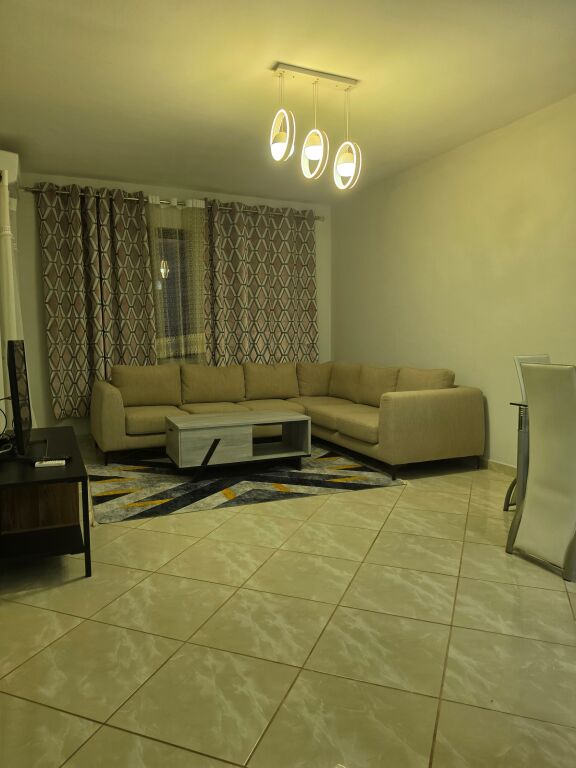 🏡 Appartamento 1+1 in affitto  📍Astir, vicino al locale Xhamero 💰Prezzo: 45.000 Lek/Mese