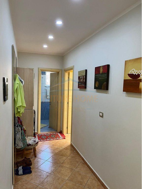 Apartment 2+1+2, Mali Robit, Golem