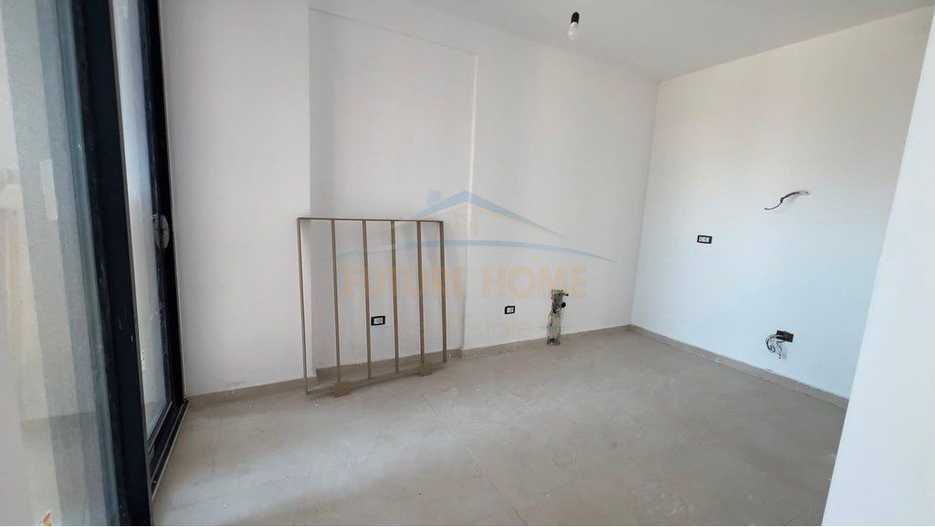 Apartament 1+1+ Post Parkimi ne shitje ,Selvia.