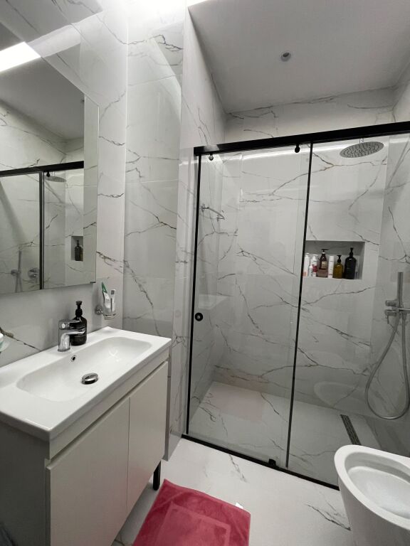 Apartament 2+1+2 me qira , Rr e Kosovareve !