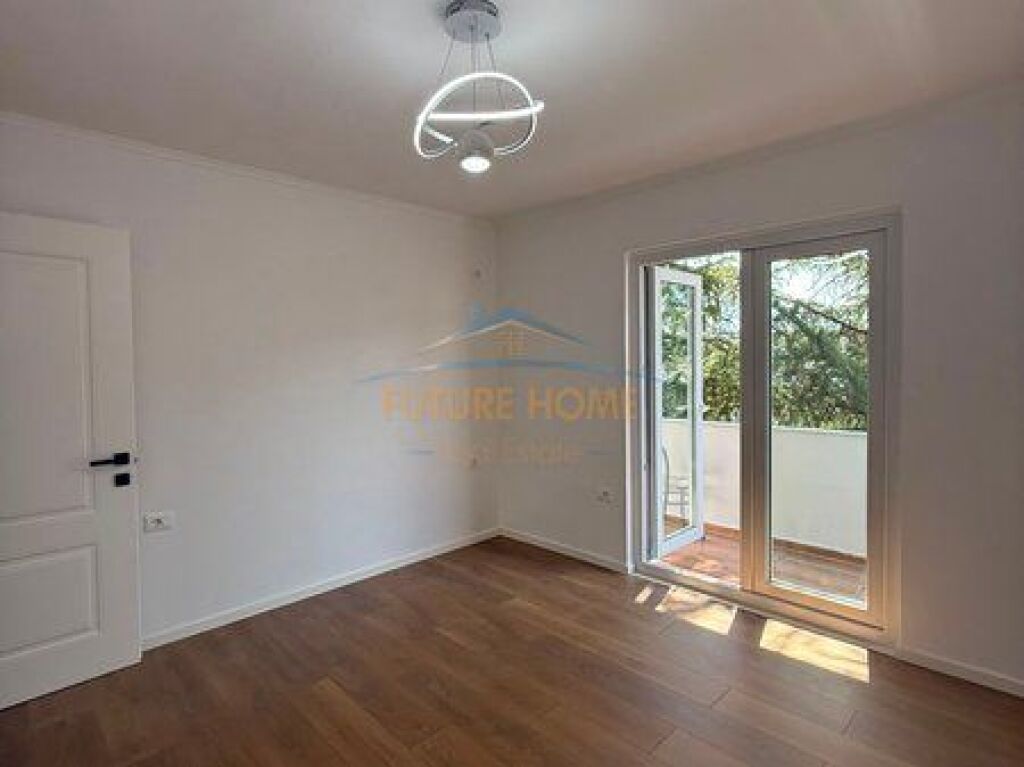 Shitet, Apartament 1+1, Xhamlliku, Tirane.