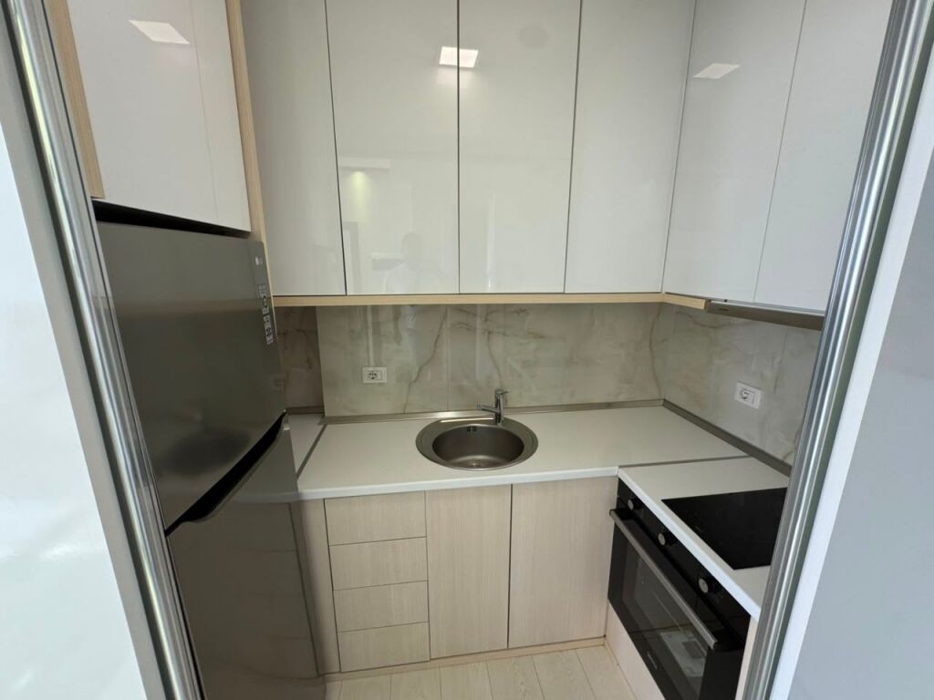 🏠 Monolocale in affitto  📍 Via Sami Frashëri, Piazza Wilson💰 55.000 lek/mese