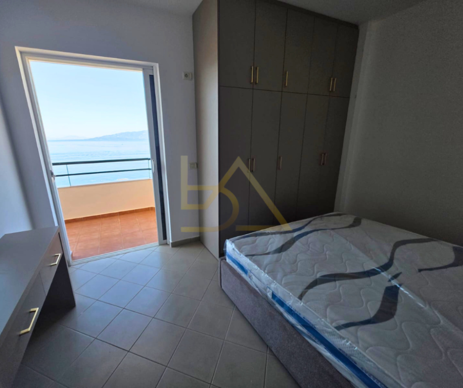 Apartament 3+1 me Pamje Deti për Shitje – Sarandë, Zona e Portit