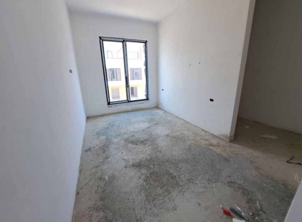 Triplex ne Shitje, Piccadilly Residence, pranë TEG  ID 5326