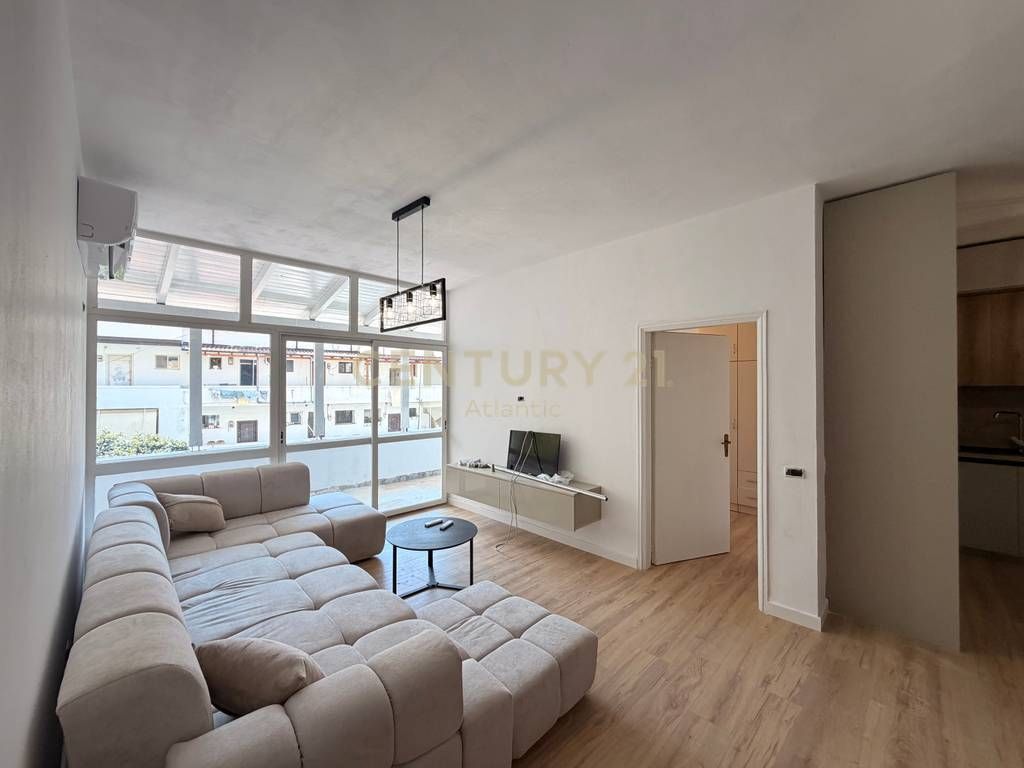 JEPET ME QERA APARTAMENT 2+1 NE PLAZH DURRES !
