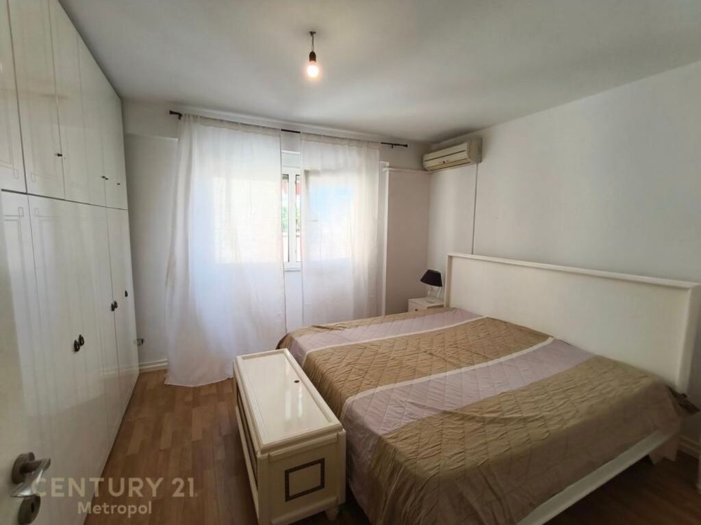 APARTAMENT 2+1 Me Qira PRANE ISH EKSPOZITES
