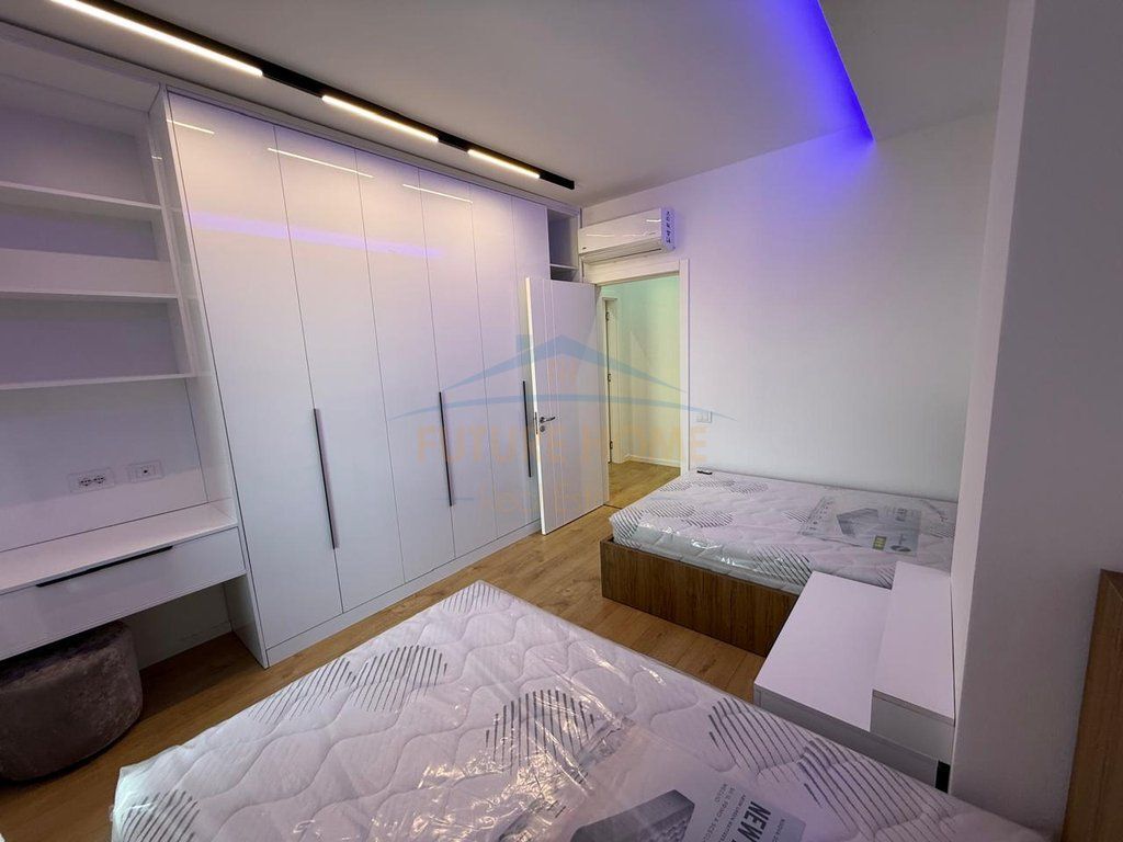 Shitet, Apartament 2+1+2, Kamez