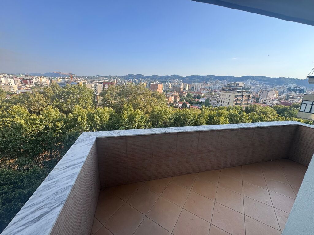 Jepet me qera apartament 2+1 prane ish Ekspozites.