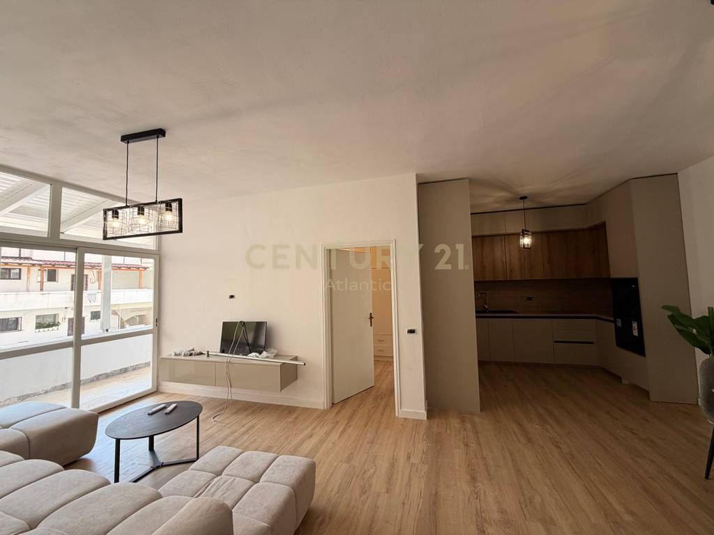 JEPET ME QERA APARTAMENT 2+1 NE PLAZH DURRES !