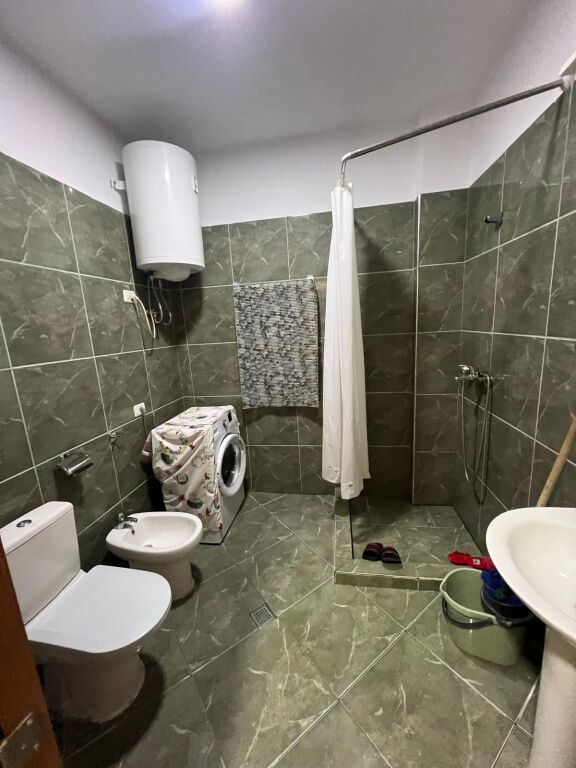 Appartamento arredato 1+1 in affitto, zona Fresku vicino alla via Dalip Topi