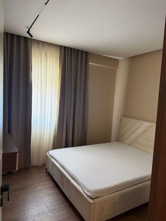 Affitto | Apartament 2 + 1 | Xhamlliku | 800 €/mese