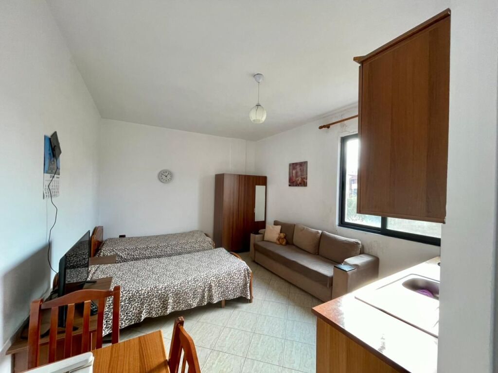 GARSIONERE 27000 LEKE.FAKULTETI I MJEKSIS