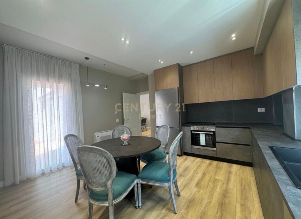 FOR RENT MODERN DUPLEX + PARKING AT THE DRY LAKE