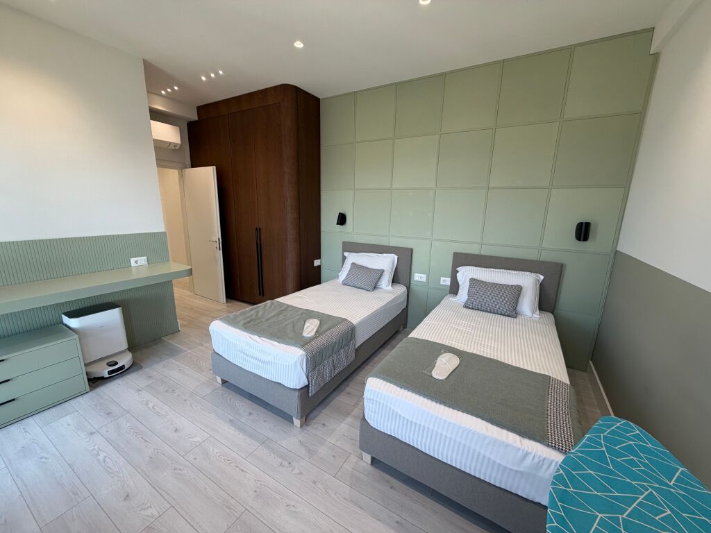 🏡 SHITET APARTAMENT PREMIUM 2+1 | TIRANA GARDEN BUILDING  ✨ Pamje spektakolare e Tiranës nga kati i 20-të!  Shitet super apartament 2+1, me sipërfaqe 125 m², në kompleksin Tirana Garden Building.  💰 Çmimi: 520 milionë lekë  