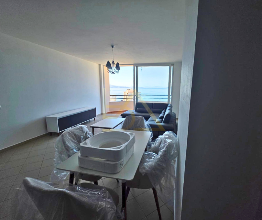 Apartament 3+1 me Pamje Deti për Shitje – Sarandë, Zona e Portit