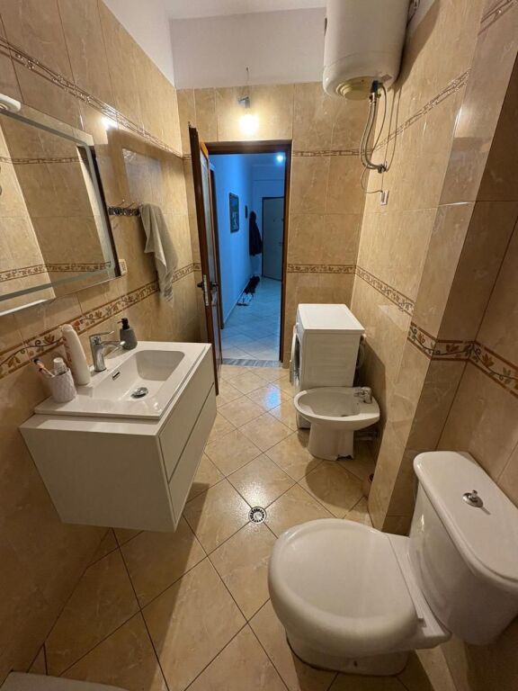 Shitet Apartament 1+1 – Zona Albano Romina, Vlorë