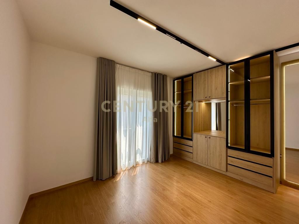 Apartment 3+1+3 for rent at Liqeni i Thate