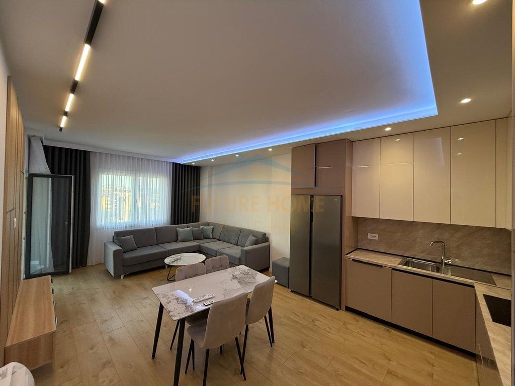 Shitet, Apartament 2+1+2, Kamez