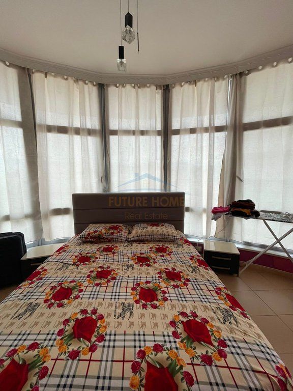 Disponiamo di un appartamento 2+1 in affitto, situato in Via Kavaja vicino a Delijorgji.