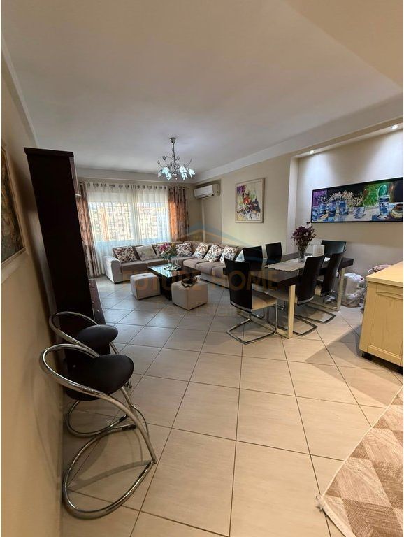 Shitet, Apartament 3+1, Unaza e Re