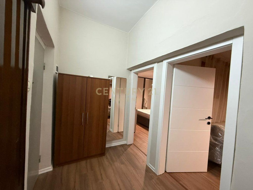 Jepet me Qira Apartament 1+1 (Ish Blloku)