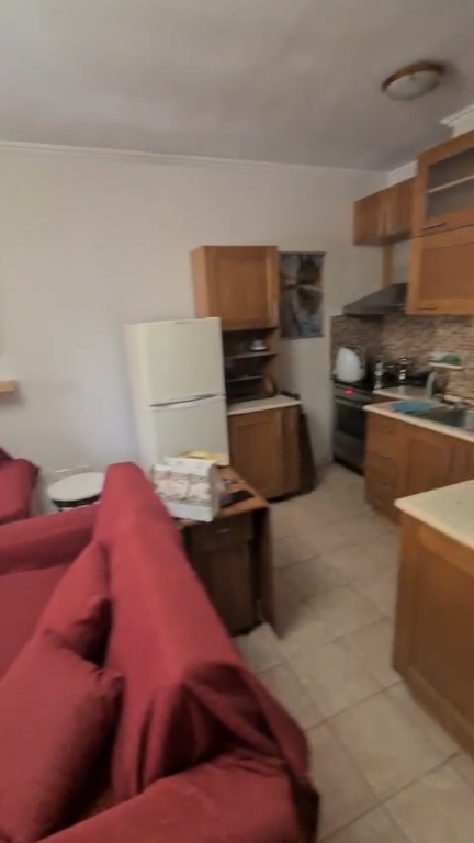 Apartament 1+1 per qera 5 maji Concord Center !