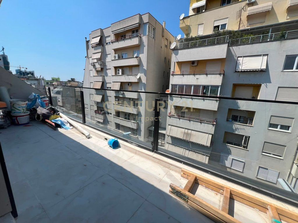 Apartament 1+1 për shitje tek Shallvaret!