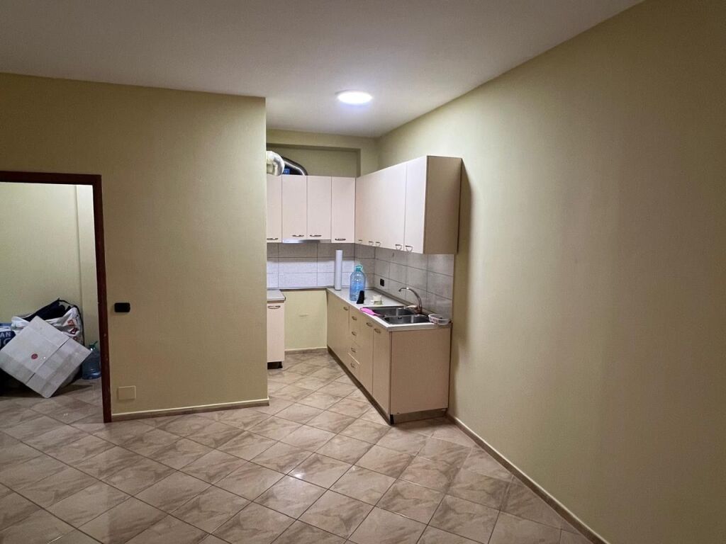 Apartment 2+1 for rent Yzberisht !