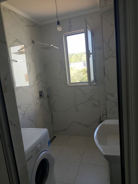 APARTAMENT 2+1. 35000 LEKE.YZBERISHT