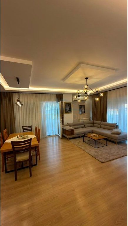 Rent, Apartment 2+1+2 + Parking Spot, Fresk, Tirana.