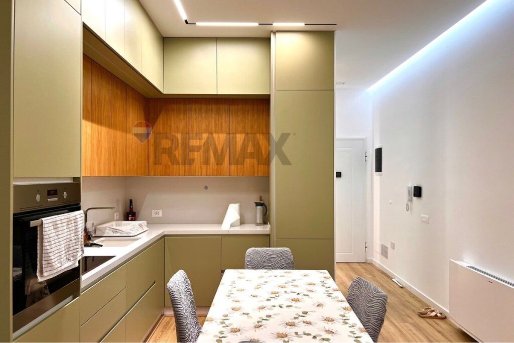 Apartament 2+1+2 me qira tek Kopshti Botanik!