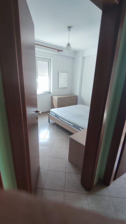 Apartament 1+1 me qera ne Brryl tek Materniteti i Ri