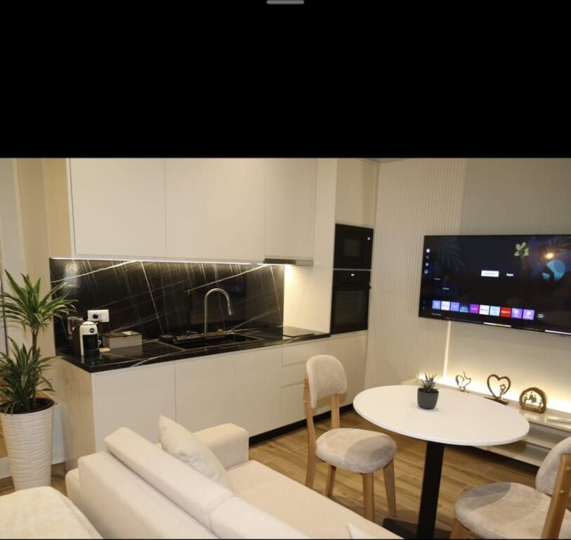 🏡 VENDESI 2 MONOLOCALI – 21 DHJETORI, TIRANA