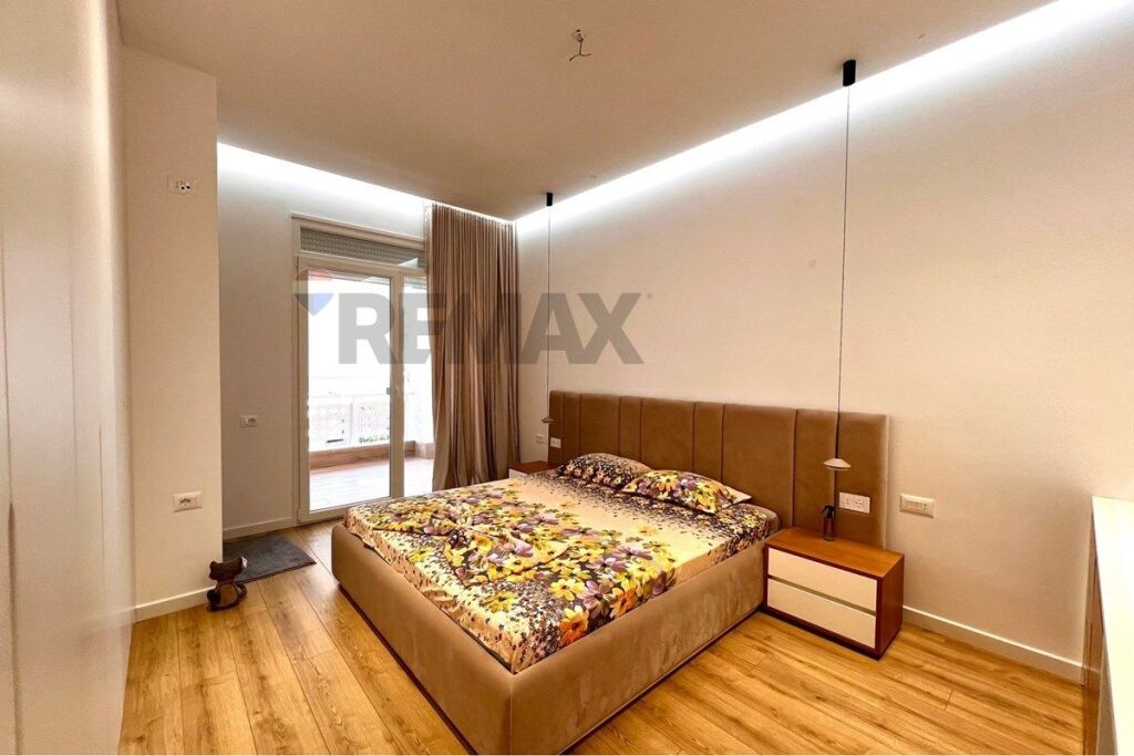 Apartament 2+1+2 me qira tek Kopshti Botanik!