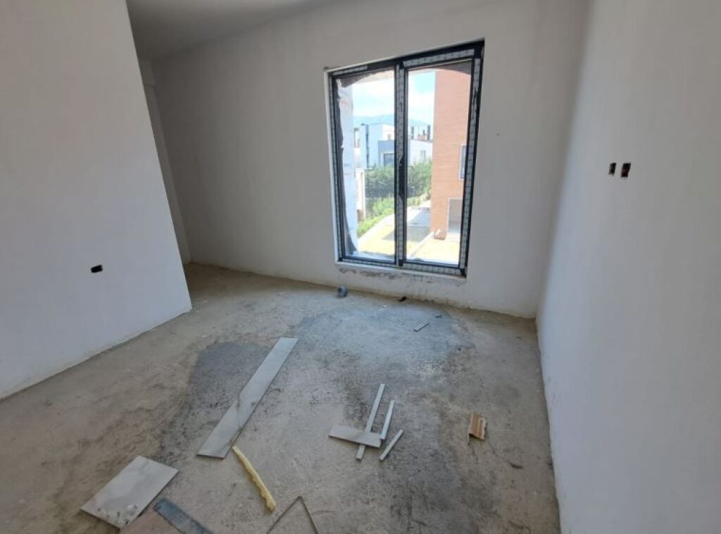 Triplex ne Shitje, Piccadilly Residence, pranë TEG  ID 5326
