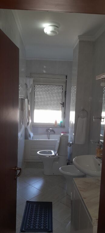 🏢 Appartamento 2+1+2 Balconi in Affitto   📍 Stazione Ferroviaria vicino a Union Bank • Tirana