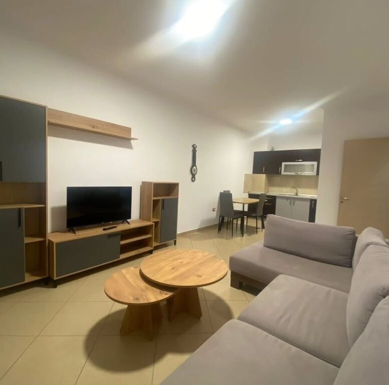 Affitto | Apartament 1 + 1 | Yzberisht | 400 €/mese