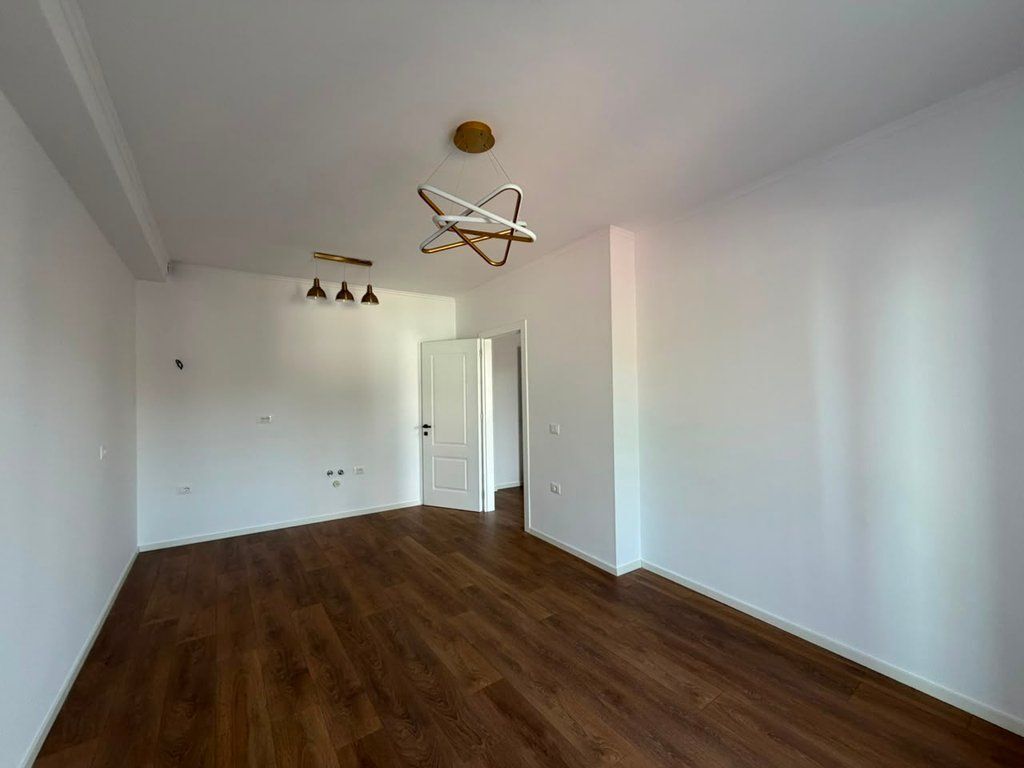 Shitet, Apartament 1+1, Rruga Dritan Hoxha, Tiranë
