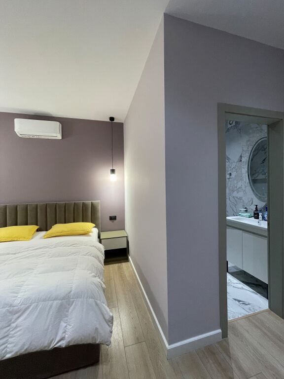 Apartament 2+1+2 me qira , Rr e Kosovareve !