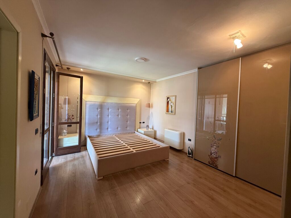 Apartament 2+1+Parkim KOpshti Botanik