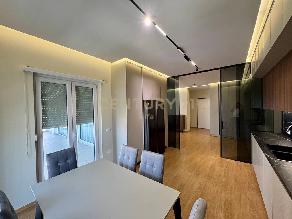 Apartment 3+1+3 for rent at Liqeni i Thate