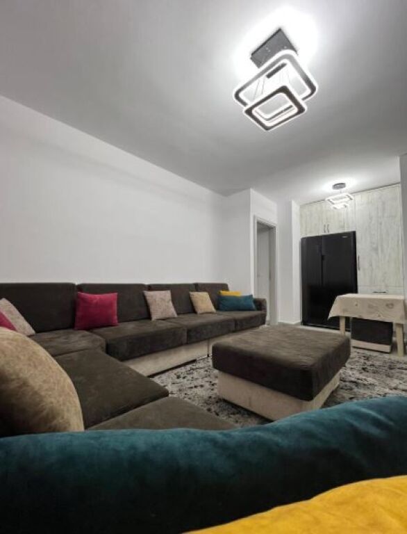 Super Apartament 2+1 me Qera Rruga e Elbasanit, Prane Kryqezimit  ID 5323