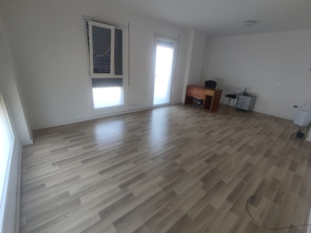 Jepet apartament/zyre me qera ne zonen e Don Bosco prane Primo Residence   ID 5320