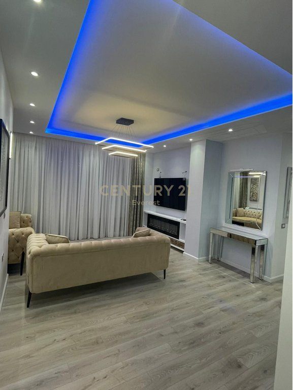 🏡 JEPET ME QIRA – 2+1 + PARKIM | RR. E BARRIKADAVE