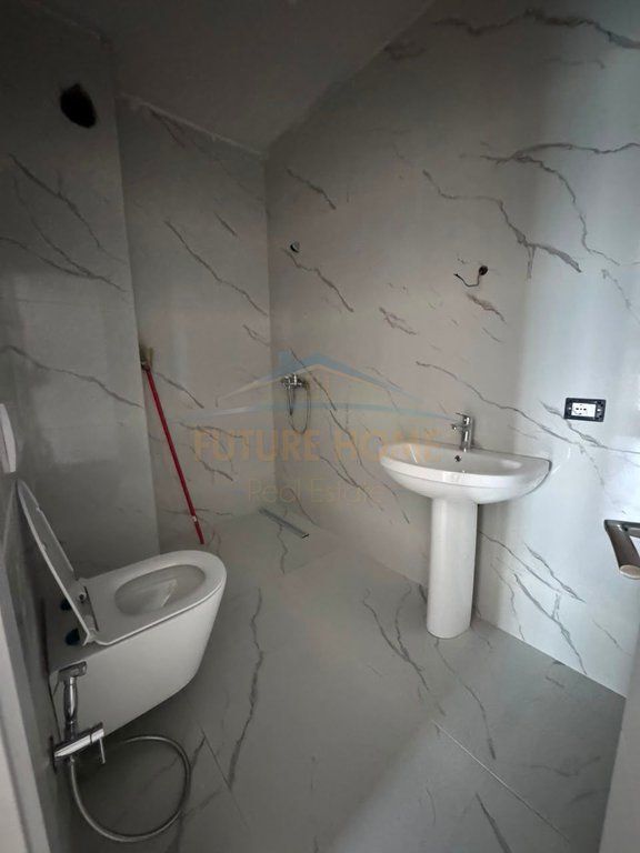 Shitet, Apartament 3+1+2, Kompleksi Ndregjoni, Rruga Jordan Misja