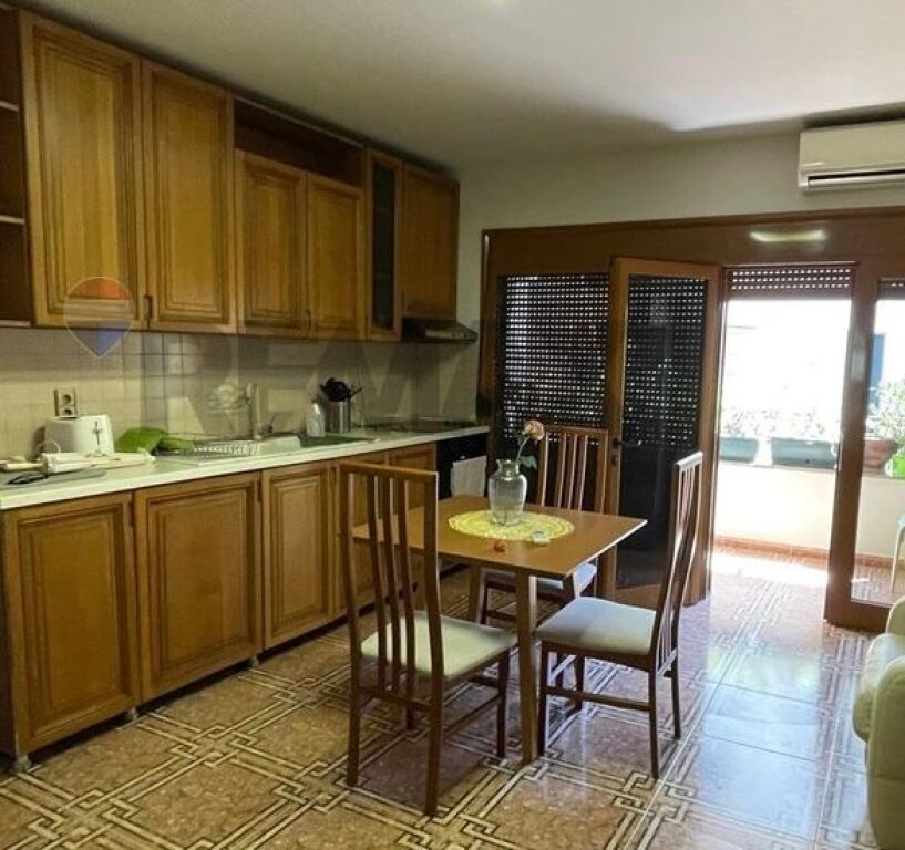 Apartament 1+1 me Qira tek Rr. Kosovareve!!! ID: 530551001-534