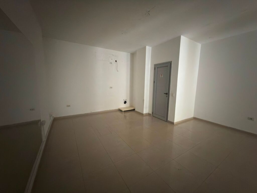Rent | Ambjent Biznesi | Kristal Center | 800 €/month
