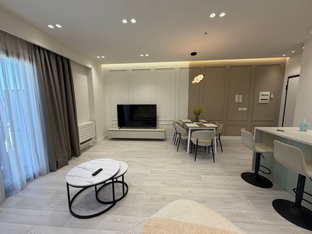 🏡 SHITET APARTAMENT PREMIUM 2+1 | TIRANA GARDEN BUILDING  ✨ Pamje spektakolare e Tiranës nga kati i 20-të!  Shitet super apartament 2+1, me sipërfaqe 125 m², në kompleksin Tirana Garden Building.  💰 Çmimi: 520 milionë lekë  